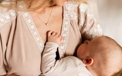 Joyas hechas con leche materna, cordón umbilical y dientes: conservar lo intangible en un tesoro