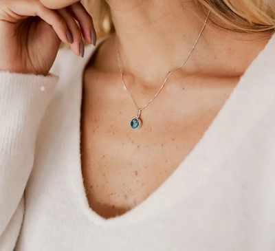 Eternidad collar Esencia